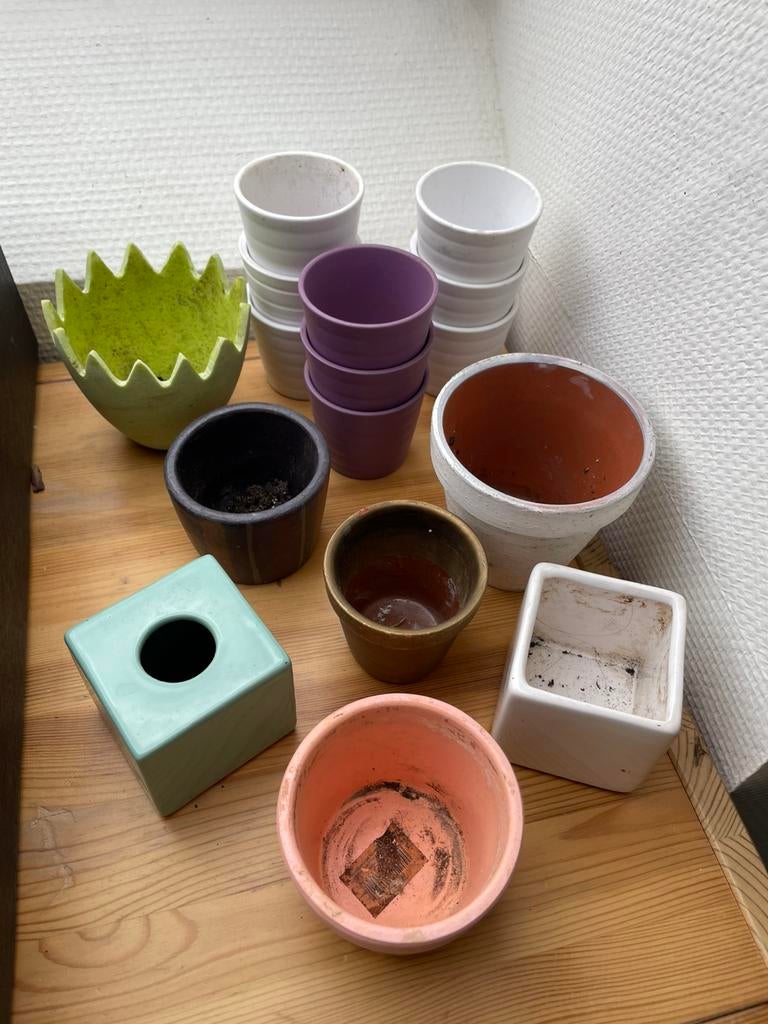 Petits pots de fleurs 16 p, Enlèvement ou Envoi, Moins de 25 cm, Comme neuf, Intérieur