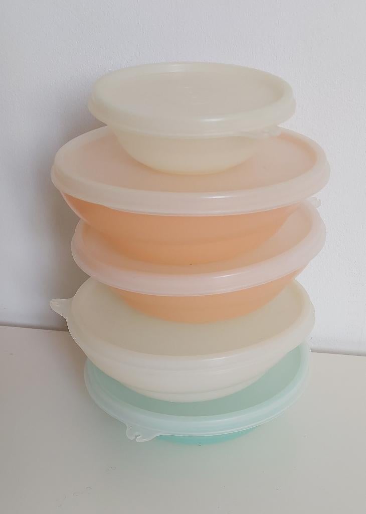 5 bols Tupperware anciens avec couvercle, Maison & Meubles, Cuisine| Tupperware, Utilisé, Bol ou Canette, Enlèvement