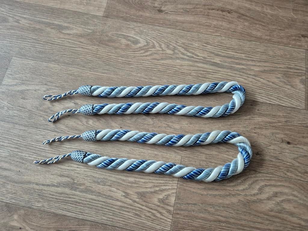 2 gordijnkoorden , draperiekoorden 💙🤍🩵, Huis en Inrichting, Ophalen of Verzenden, Zo goed als nieuw, Blauw