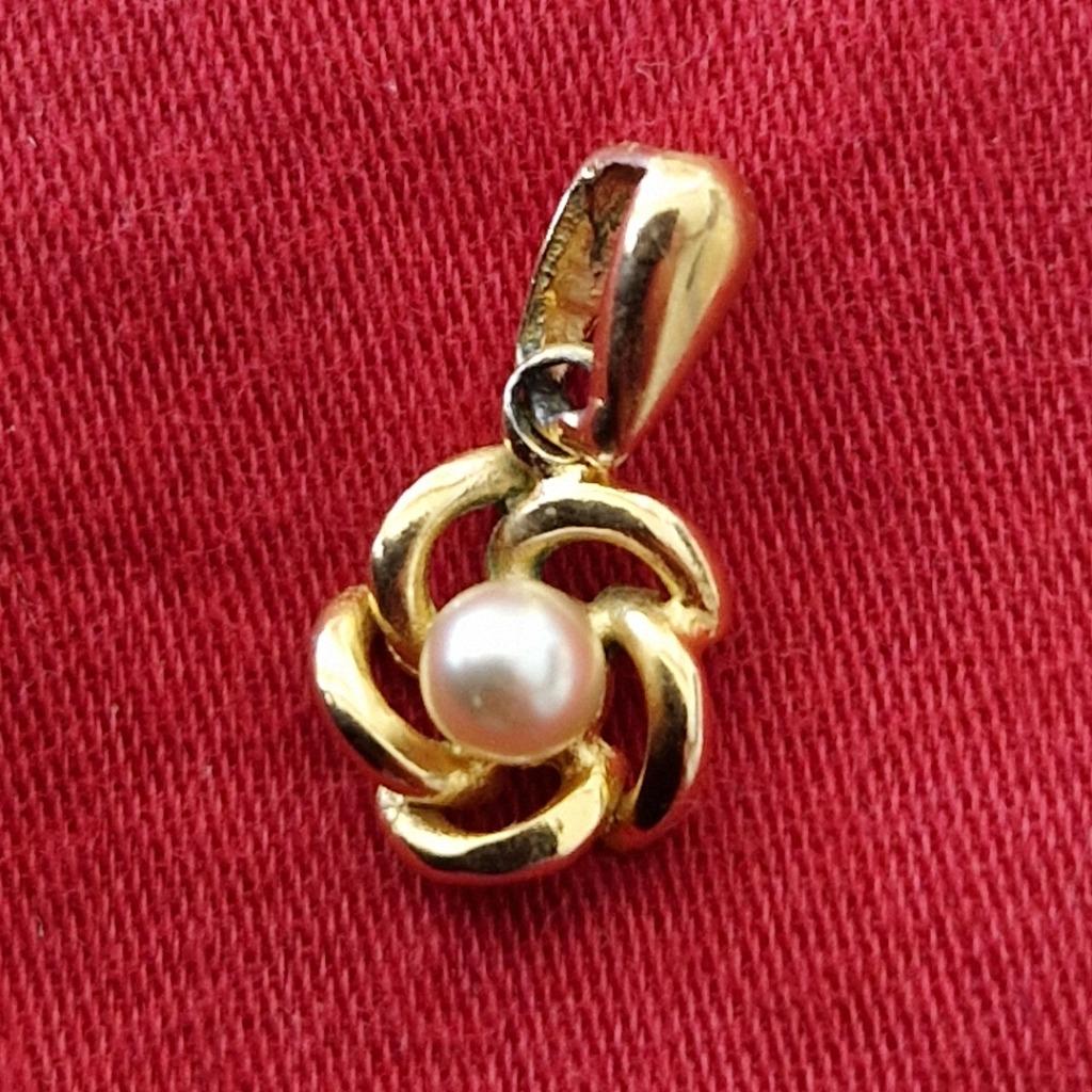 Vergulde hanger met parel, Gebruikt, Overige voorstellingen, Ophalen of Verzenden, Zilver