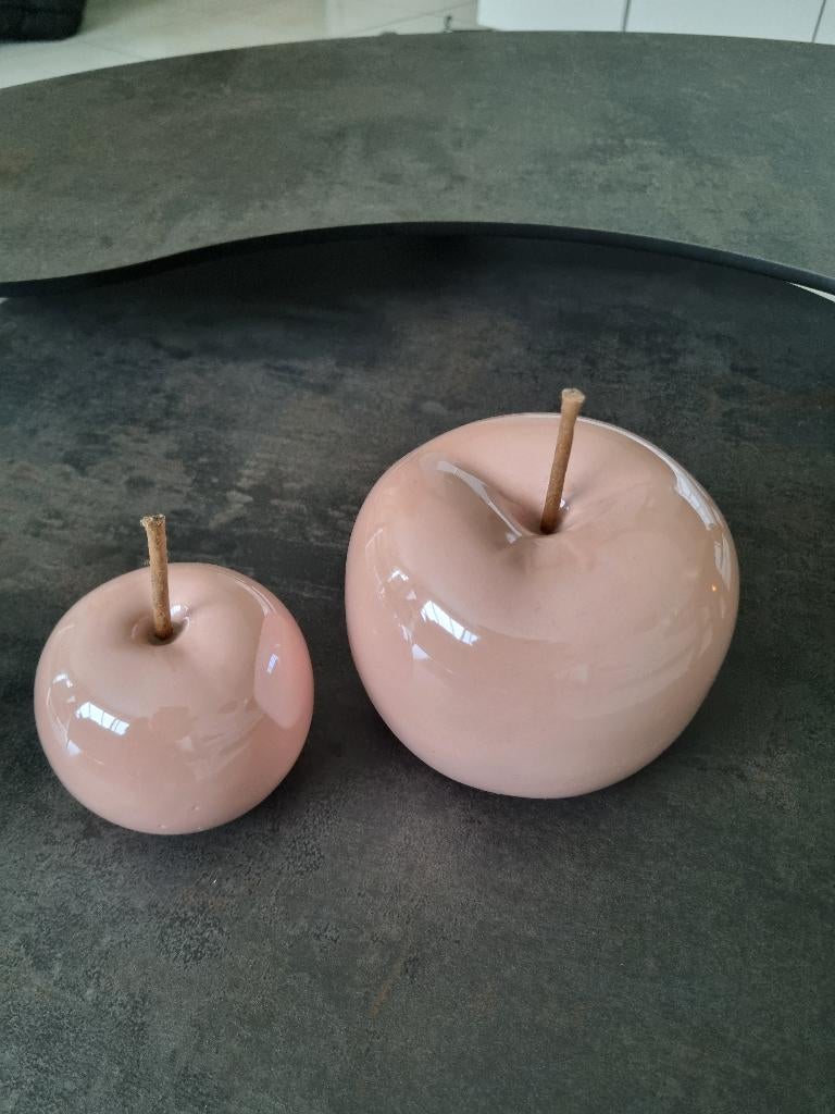 2 decoratieve appels, Huis en Inrichting, Ophalen, Zo goed als nieuw