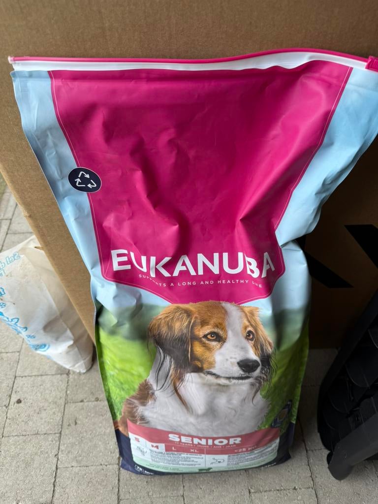 Nourriture pour chiens Eukaneba Senior, Enlèvement, Chien