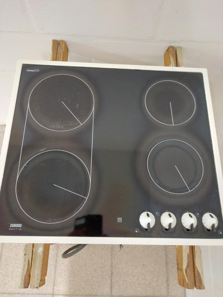 Vitro kookplaat Zanussi, Elektronische apparatuur, Kookplaten, Ophalen, Gebruikt, 4 kookzones, Inbouw