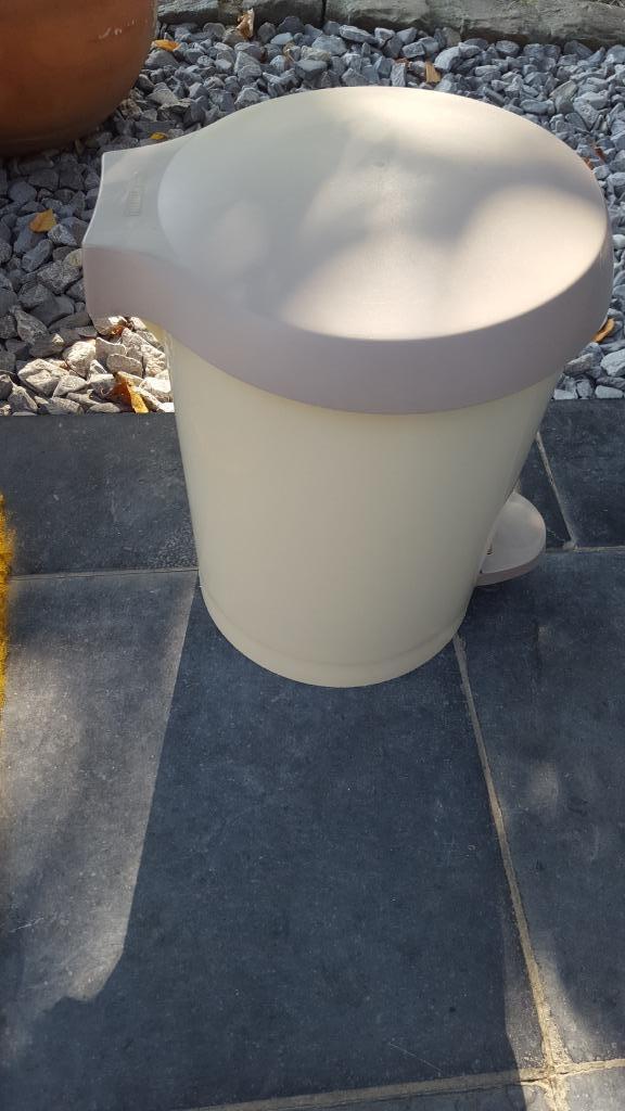 Poubelle ALLIBERT comme neuve, À pédale, Moins de 50 cm, Enlèvement ou Envoi, 20 à 30 litres