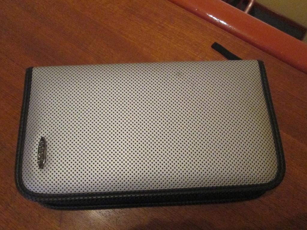 Pochette pour CD ou DVD, Ophalen, Kunststof, Zo goed als nieuw, 25 tot 75 discs
