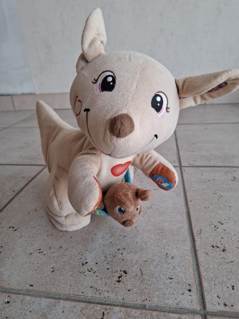Kangoeroe knuffel interactief, Kinderen en Baby's, Speelgoed | Knuffels en Pluche, Ophalen, Gebruikt