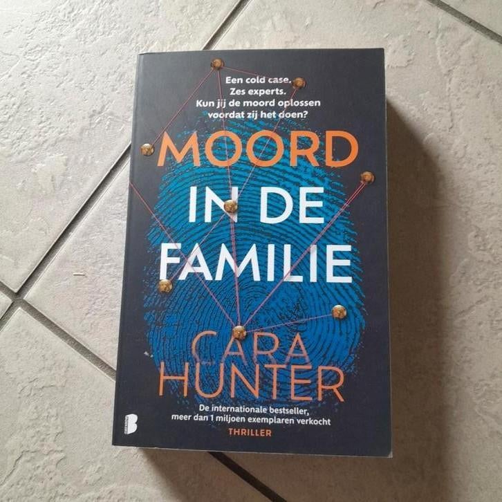 Cara Hunter - Moord in de familie, Boeken, Thrillers, Zo goed als nieuw, Ophalen