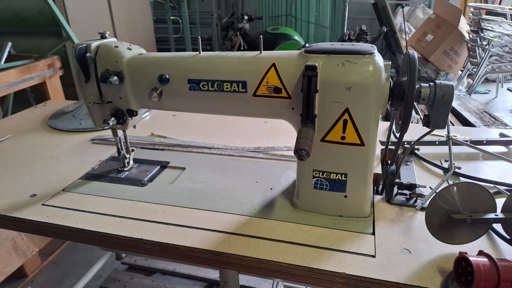 Machine à coudre robuste en cuir de tigre avec garantie, Enlèvement, Comme neuf, Machine à coudre
