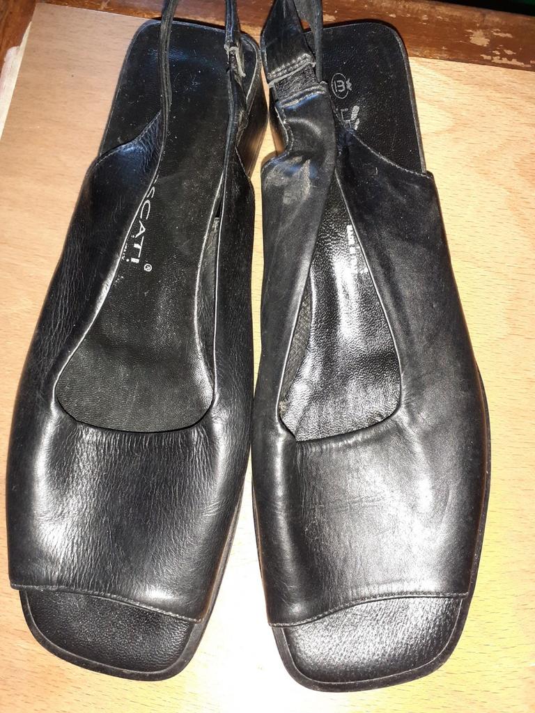 Chaussures pour femme de marque Italienne pointures 37, Enlèvement ou Envoi, Comme neuf