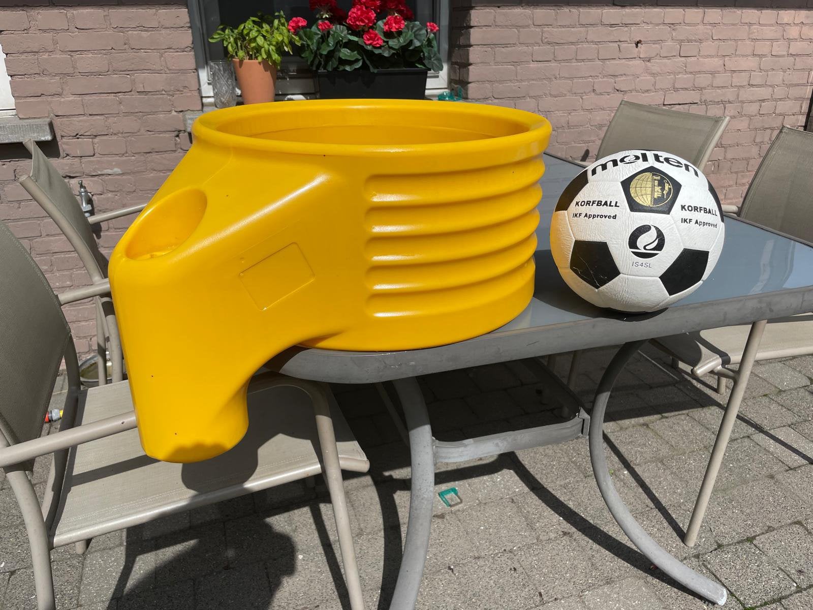 Korf en bal, Ophalen, Zo goed als nieuw, Bal