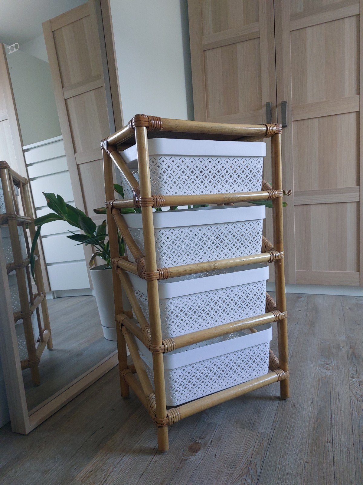 rotan kastje met 4 vakken + bakjes, Huis en Inrichting, Ophalen