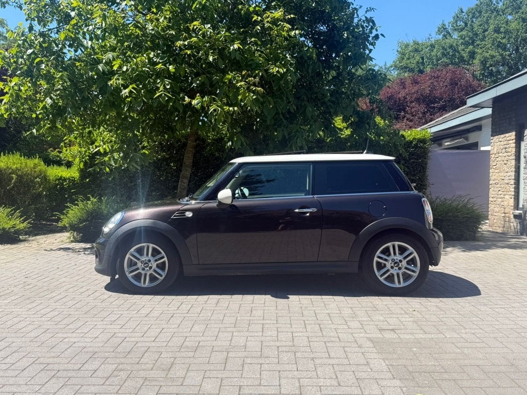 Mini Cooper —129 768 km —Toit panoramique—Entièrement équipé, 90 kW, Achat, Entreprise, Air conditionné