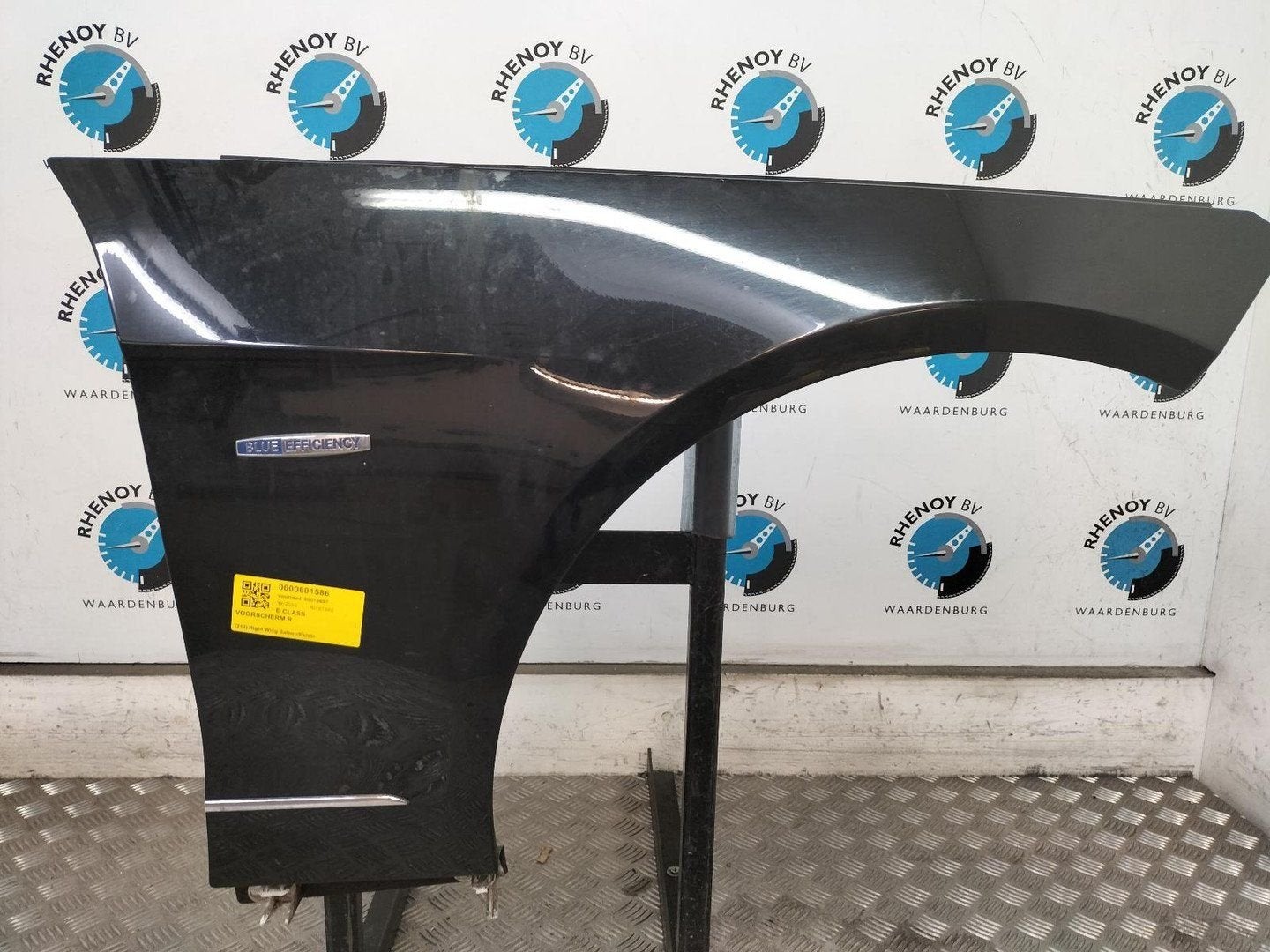 MERCEDES E CLASS E220 CDI BLUE EFF. BNS CLASS  VOORSCHERM R, Enlèvement ou Envoi, Utilisé, Stiba membre