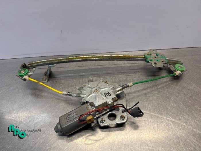 Ruitmechaniek 4Deurs rechts-voor van een Saab 9000, Gebruikt, -, -, Ophalen of Verzenden