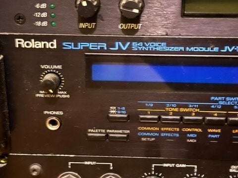 ROLAND SUPER JV 1080, Muziek en Instrumenten, Ophalen, Gebruikt, Roland, Met midi-aansluiting