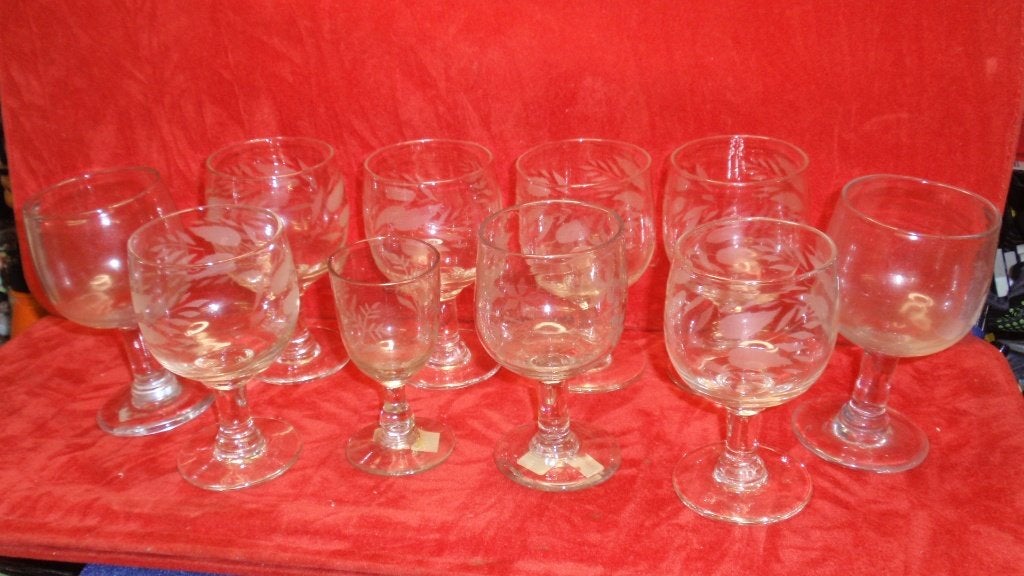 Lot van 10 antieke glazen 19de eeuw geëtste drinkglazen, Verzamelen, Ophalen of Verzenden, Gebruikt, Overige typen