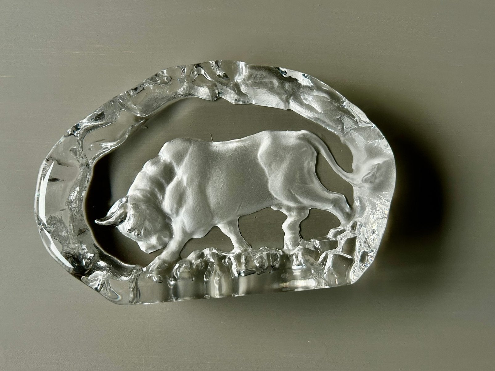 Taureau d'art en verre/bloc d'art en verre, Enlèvement ou Envoi, Animal sauvage, Statue ou Figurine