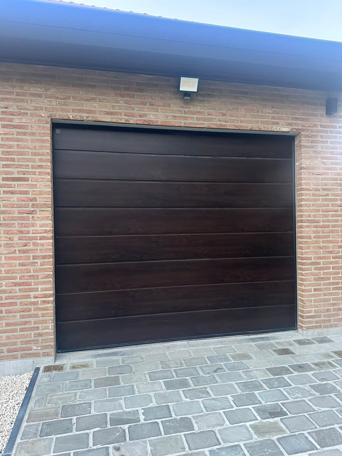 Porte de garage motorisée Hormann 2.50m x 2.125 m