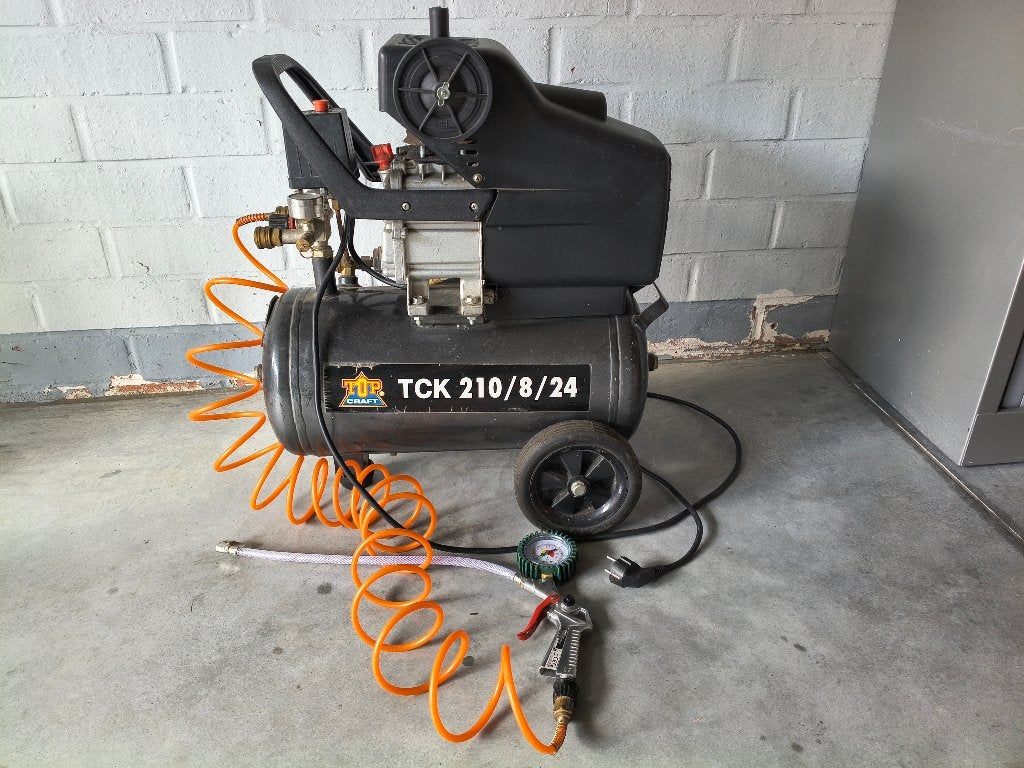 Compressor, Doe-het-zelf en Bouw, Ophalen, Gebruikt, 6 tot 10 bar, 200 tot 400 liter/min