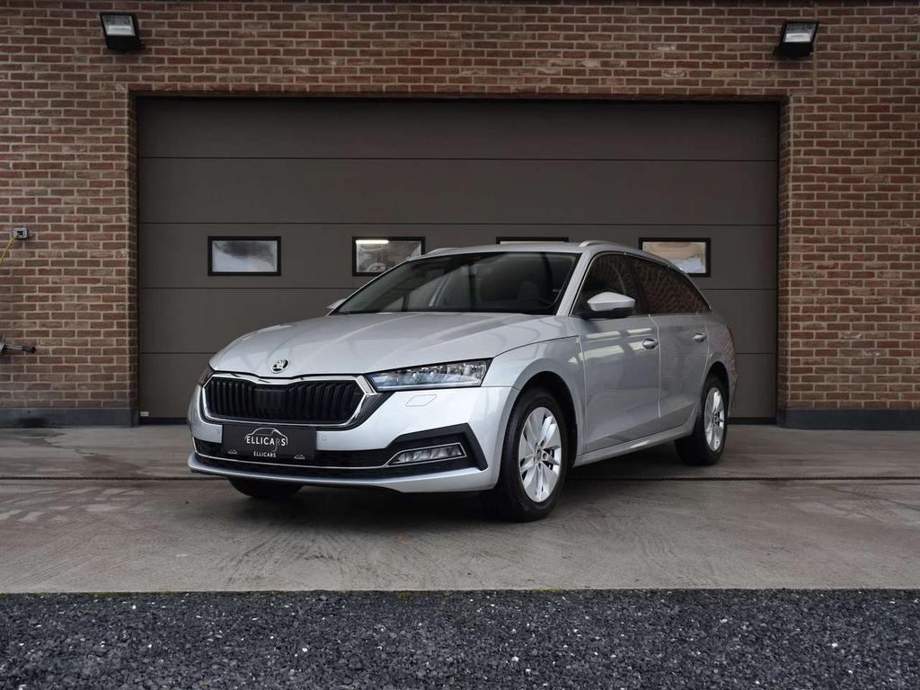 Skoda Octavia SW 1.0 TSI DSG CORPORATE / CARPLAY / LED / CAM, Zwart, 0 kg, Bedrijf, 5 deurs