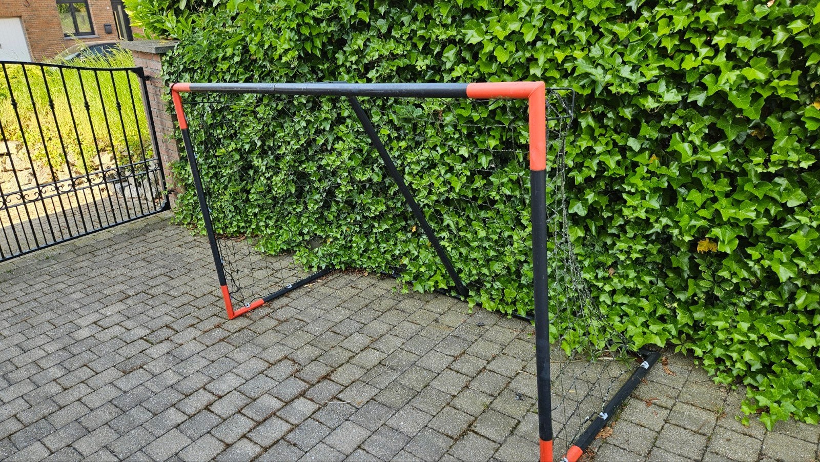 Goals de football, Enlèvement