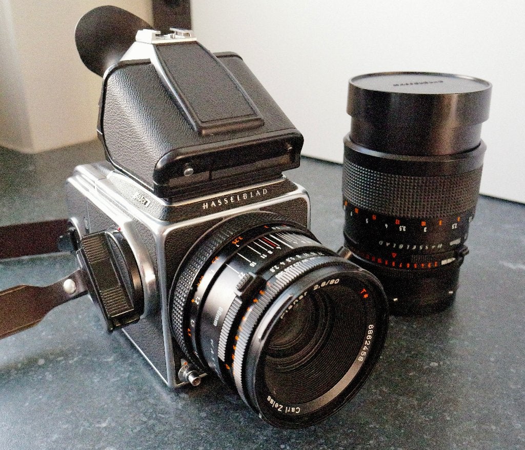 compl. Hasselblad 503 CX incl. 80mm 2.8T  & Sonnar 150 4 T, Audio, Tv en Foto, Fotocamera's Analoog, Ophalen, Zo goed als nieuw