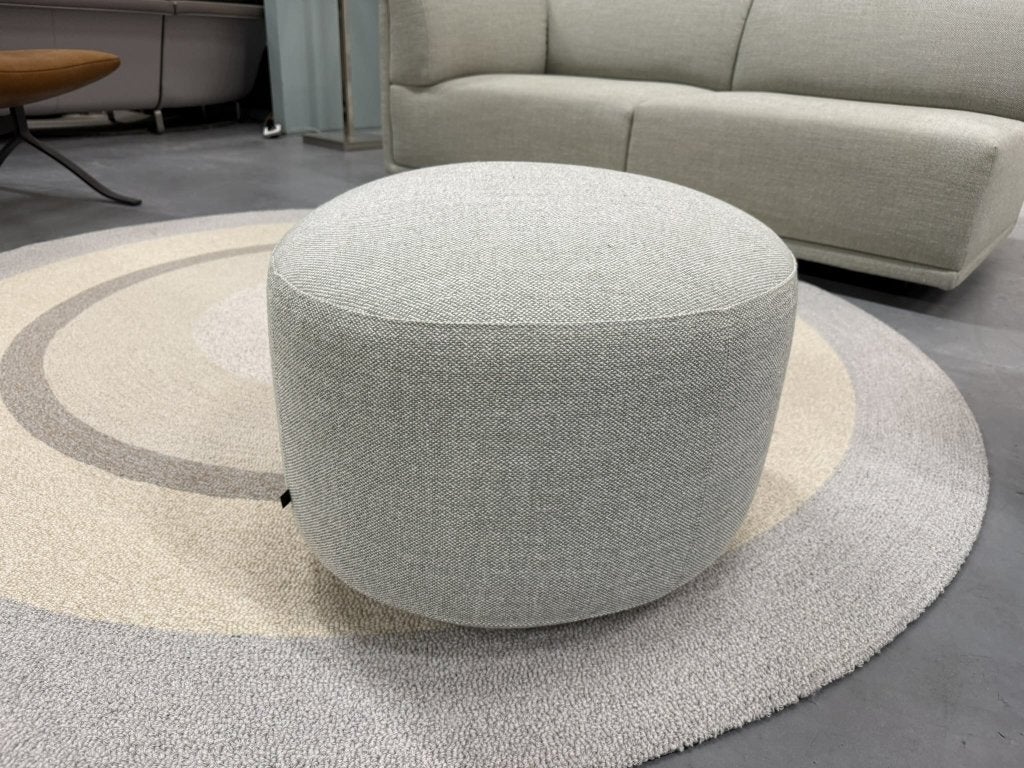Nieuw Eyye Kivi Pebble Poef Milton Spirit stof Kruk groen, Huis en Inrichting, Zetels | Voetbanken en poefs, Nieuw, Minder dan 50 cm