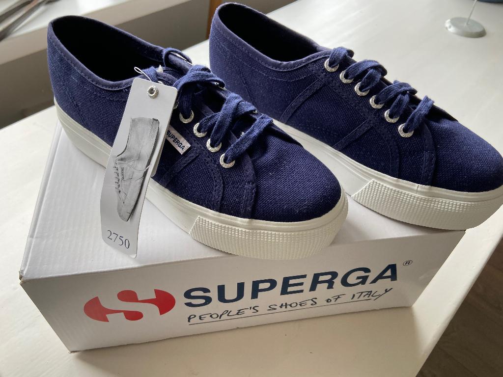 Splinternieuwe dames sneakers blauw maat 39, Kleding | Dames, Schoenen, Blauw, Nieuw, Ophalen of Verzenden, Sneakers
