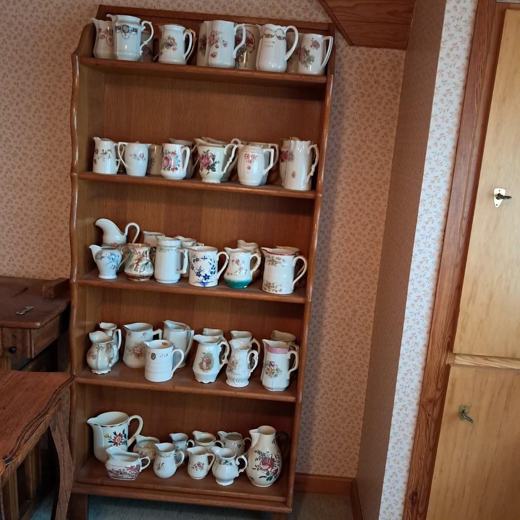 Melkpotjes/melkkannetjes, Ophalen