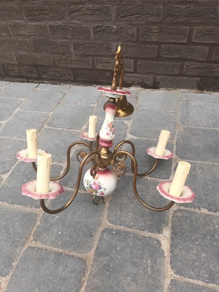 Joli lustre vintage en laiton et porcelaine motifs florale, Enlèvement