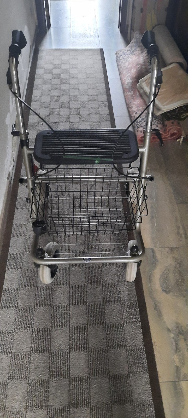 Rollator, Ophalen