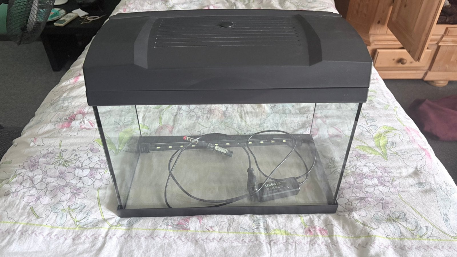 Aquarium met verlichting, Enlèvement, Comme neuf