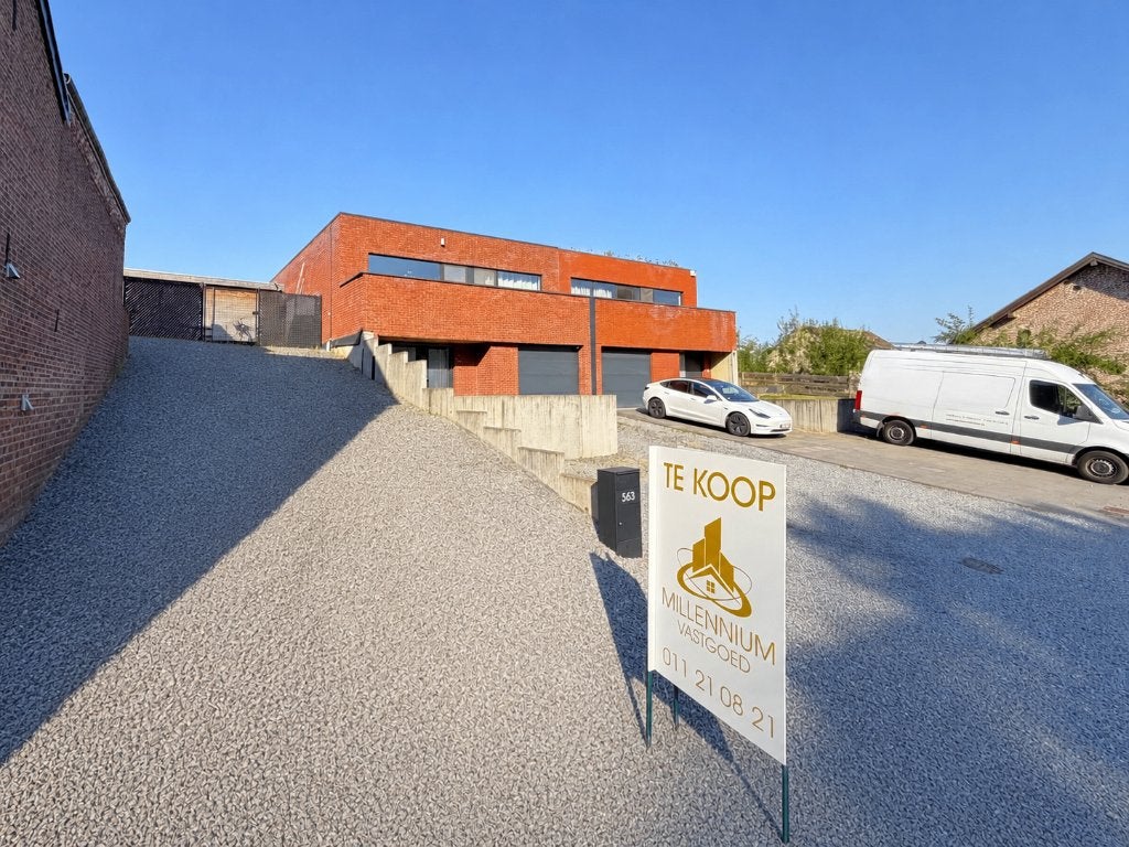 Hedendaagse villa Tongeren, 4 kWh/m²/jaar, 1000 tot 1500 m², Bovenwoning, Provincie Limburg