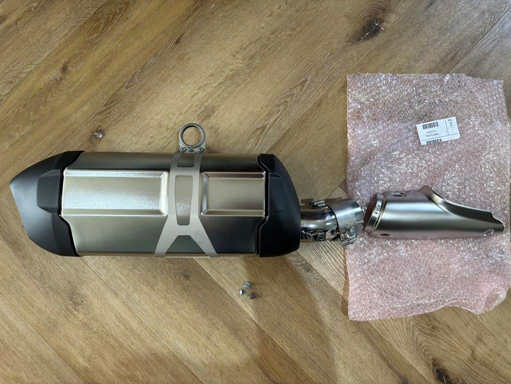 Originele OEM NIEUWE uitlaat voor de BMW R1250GS en R1200GS, Motoren, Onderdelen | BMW, Verzenden