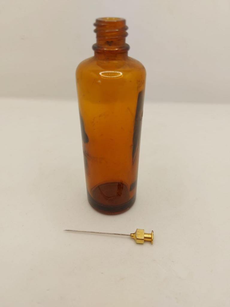 Flacon de pharmacie allemand wo2 Sanitäter et aiguille d'inj, Enlèvement ou Envoi, Armée de terre, Autres types