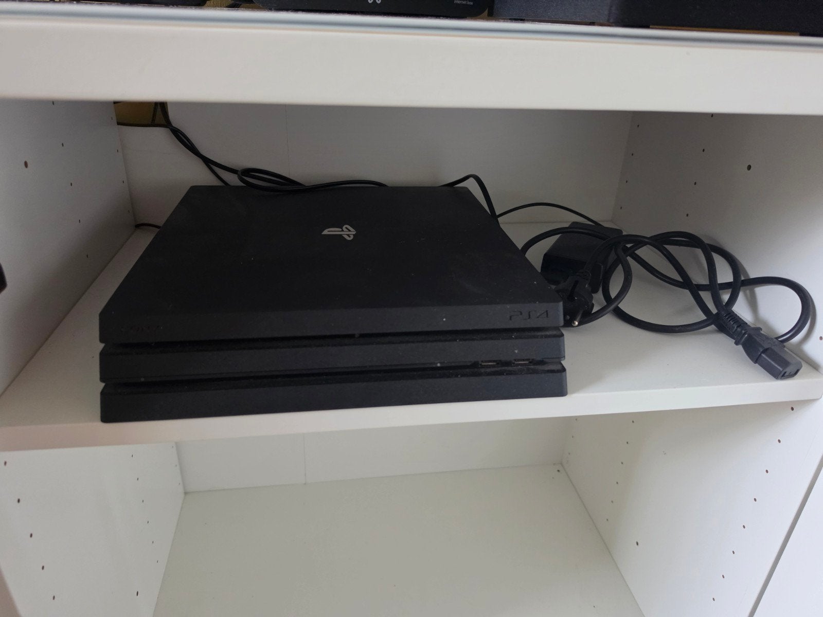 Ps4 pro te koop, Games en Spelcomputers, Ophalen, Met games, Met 2 controllers, Zo goed als nieuw