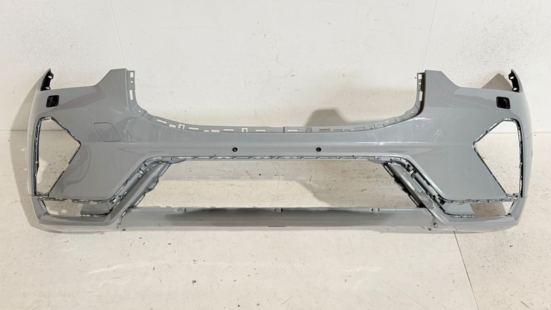 Pare-chocs avant Volvo XC60 II Facelift R-design 32234958, Gunnar Engellaus vag 8
405 31  Gothenburg, SE, Pare-chocs, Info@volvocars.com