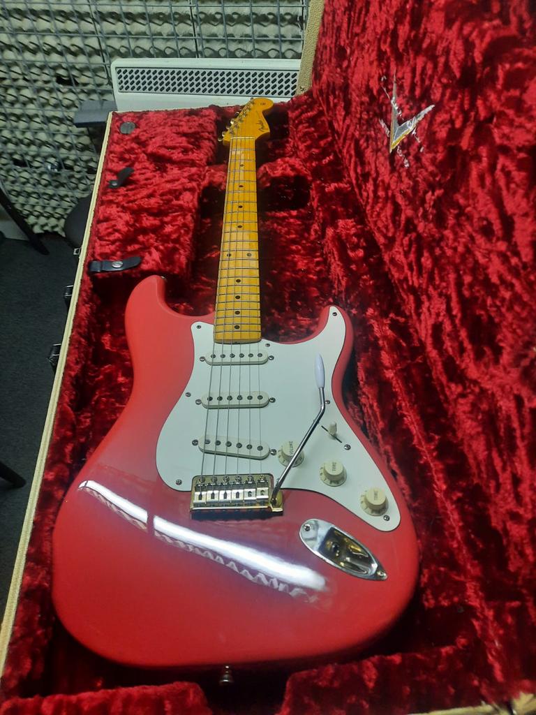 Gitaat Fender custom Strastocastor USA, Enlèvement, Fender