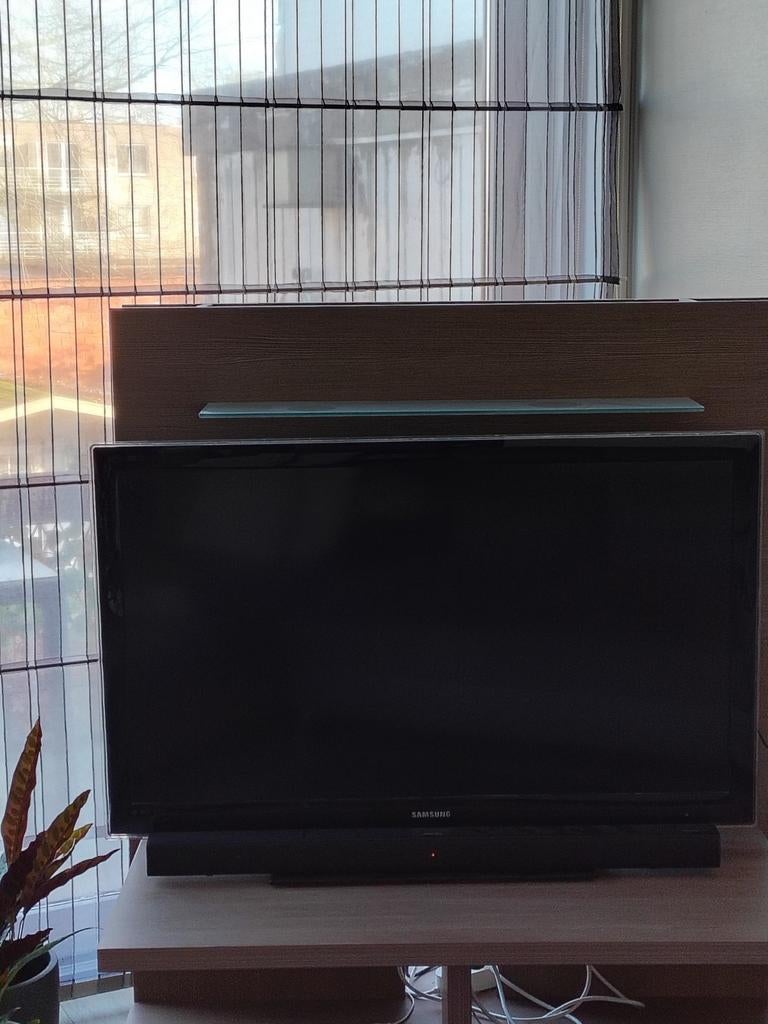 Flatscreentv Samsung met soondbar van Philips en chrome-cast, Audio, Tv en Foto, Televisies, Ophalen, Samsung