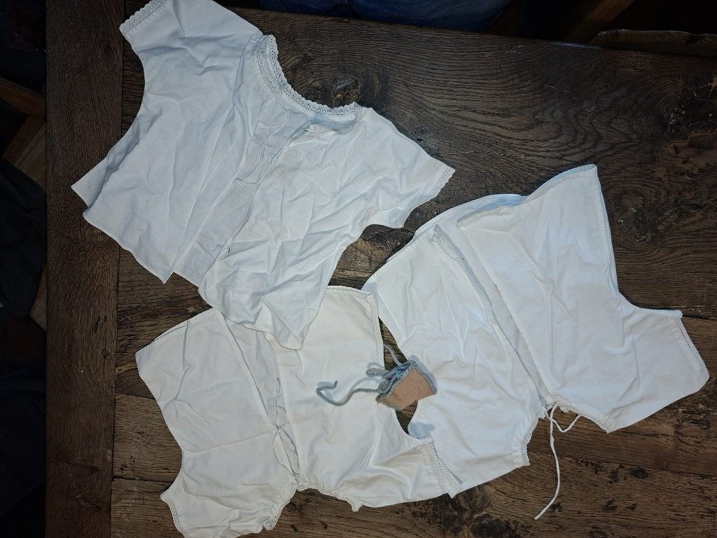 3 oude poppen hemdjes+mutsje, jaren 1940, Antiek en Kunst, Ophalen of Verzenden