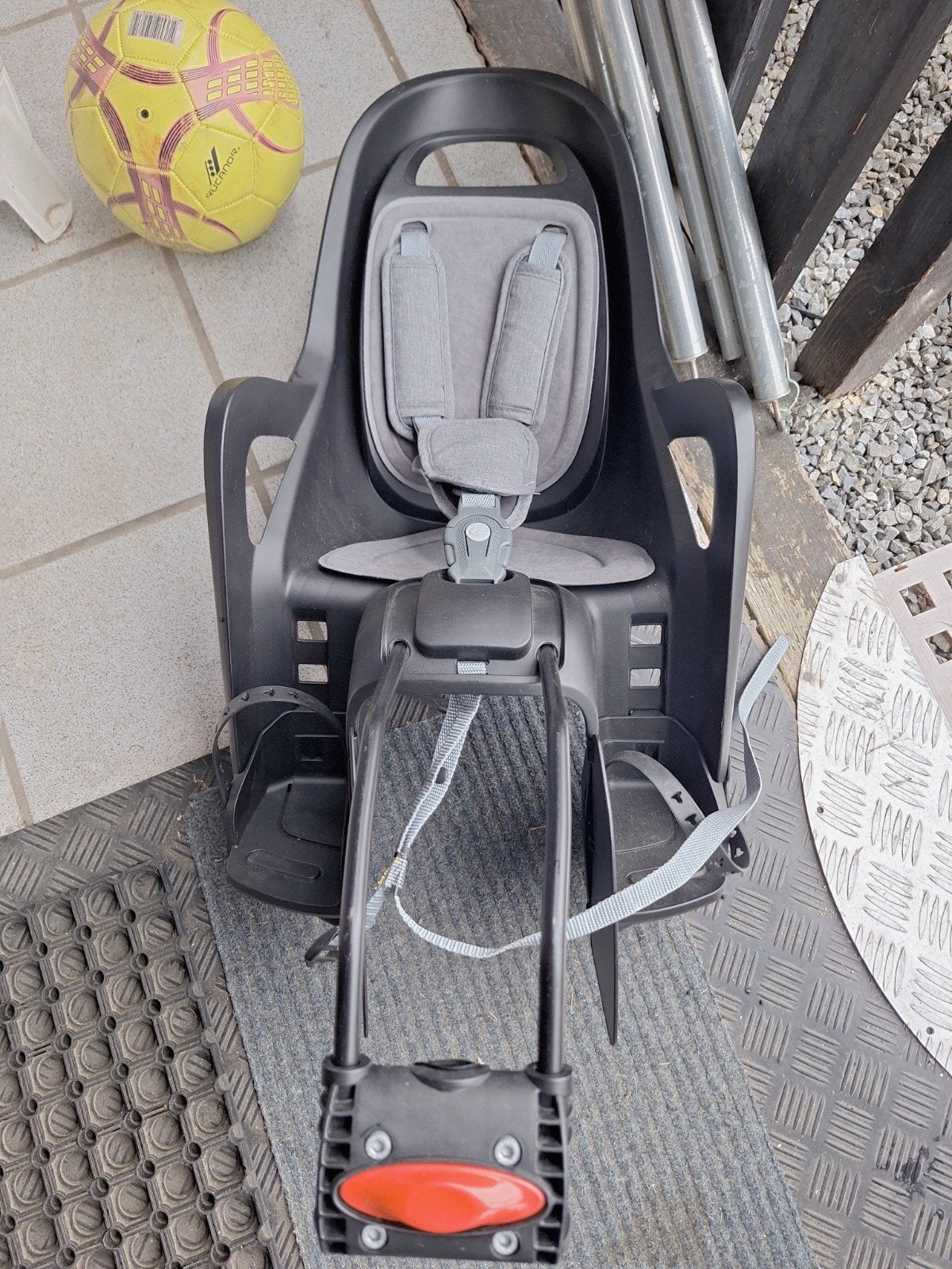 Polisport achterzitje, Enlèvement, Siège arrière, Repose-pieds