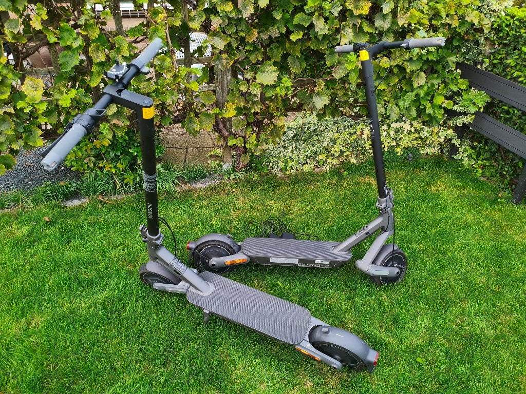 2x Xiaomi Electric Scooter 4 Ultra, Enlèvement, Comme neuf, Step électrique (E-scooter)