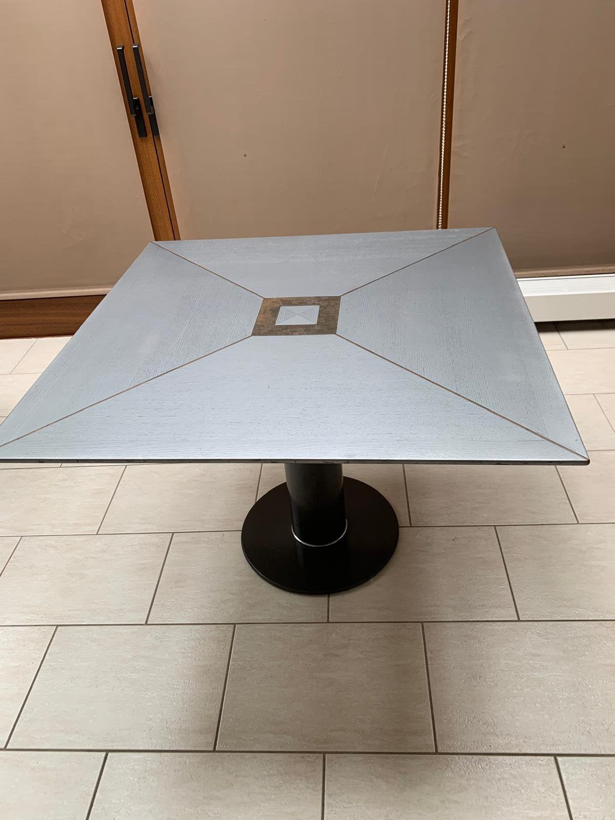 Table carrée design vintage 110 x 110 cm – pied central, Maison & Meubles, 100 à 150 cm, Modene, Carré, 100 à 150 cm