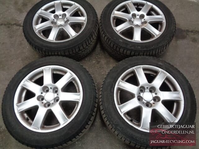 16″ 7 spaak velgen set Jaguar  X-Type met winterbanden., Auto-onderdelen, Gebruikt, -, Banden en Velgen, 225 mm