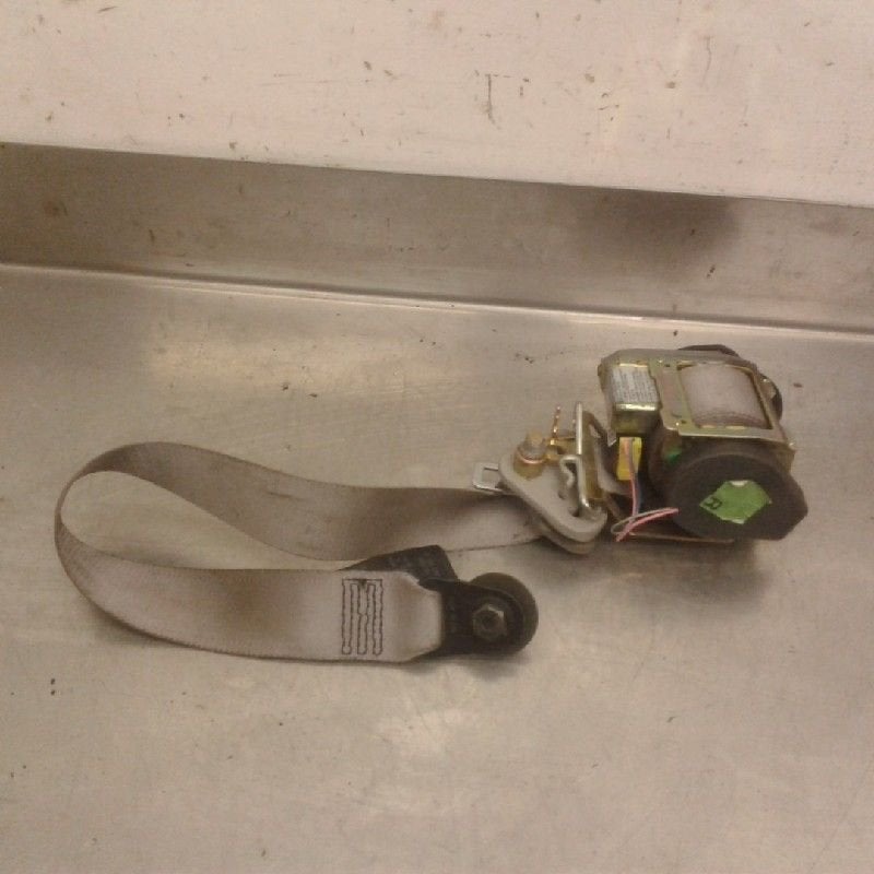 CEINTURE DE SECURITE AVANT DROIT Mazda 323 Fastbreak (BJ14), Utilisé, Mazda