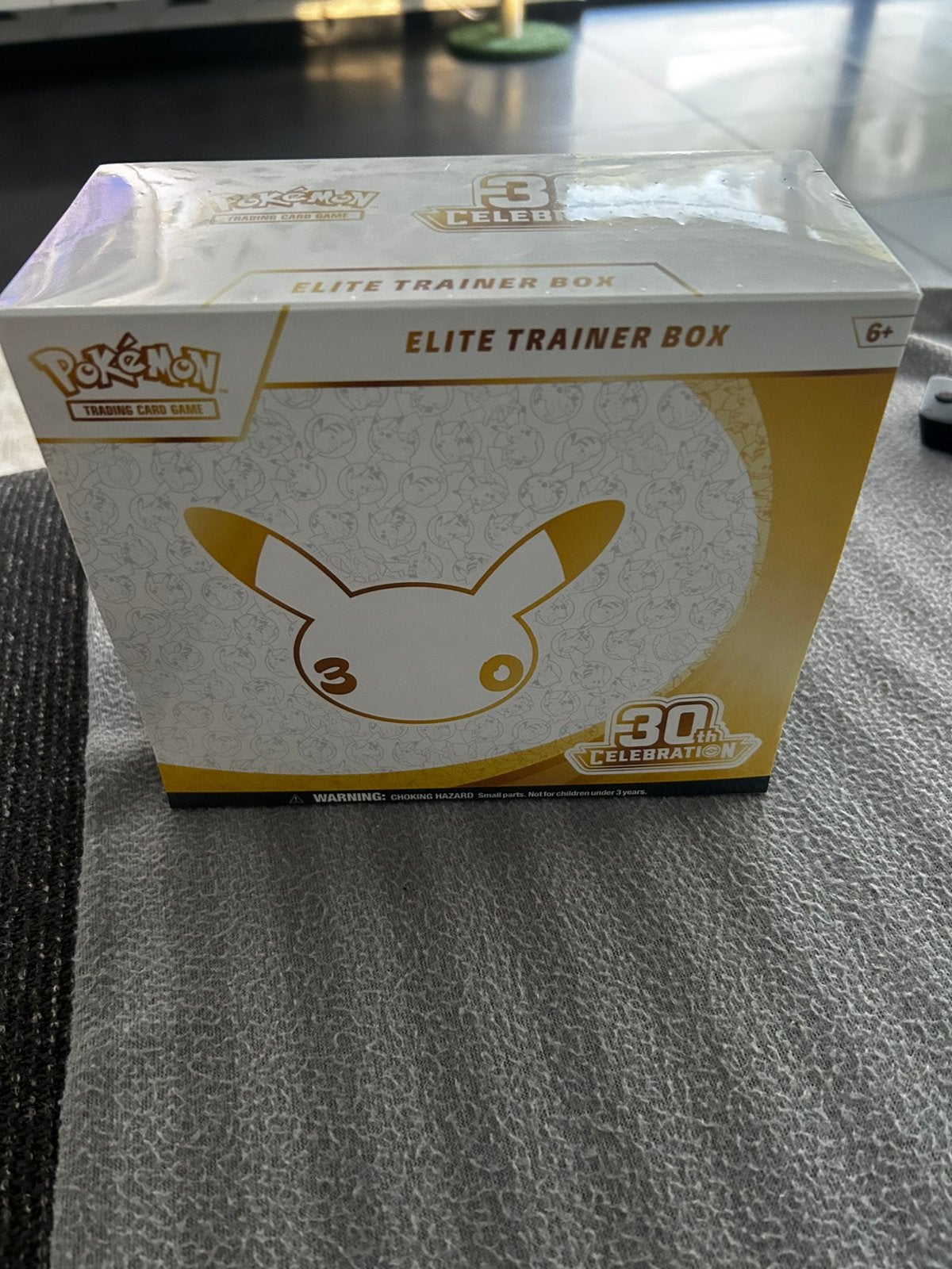 Pokemon ETB 30 jarig celebration Engels! Sealed, Enlèvement ou Envoi, Neuf, Booster box, Foil