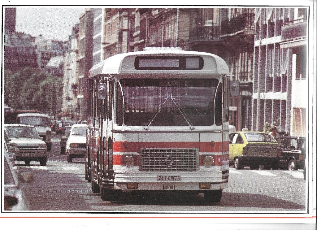 RENAULT AUTOCAR & AUTOBUS,  1981, Ophalen of Verzenden, Zo goed als nieuw, Renault