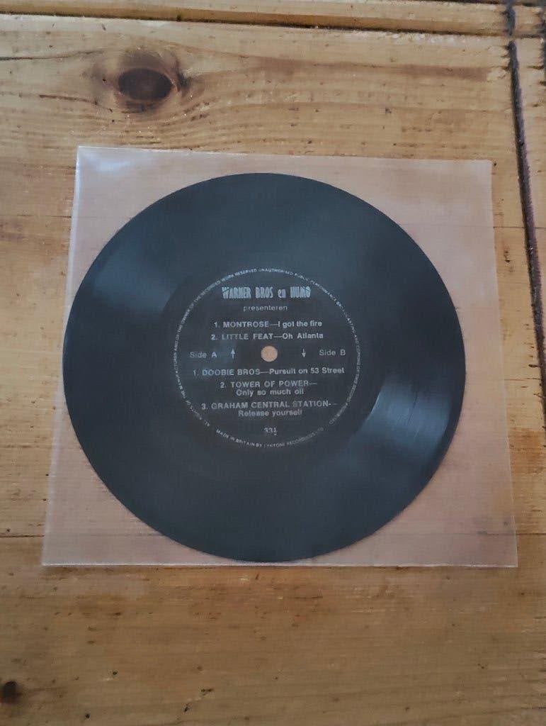 2 Flexi-Discs (Singles) van Warner Bros en Humo, Overige genres, 7 inch, Ophalen of Verzenden, Zo goed als nieuw