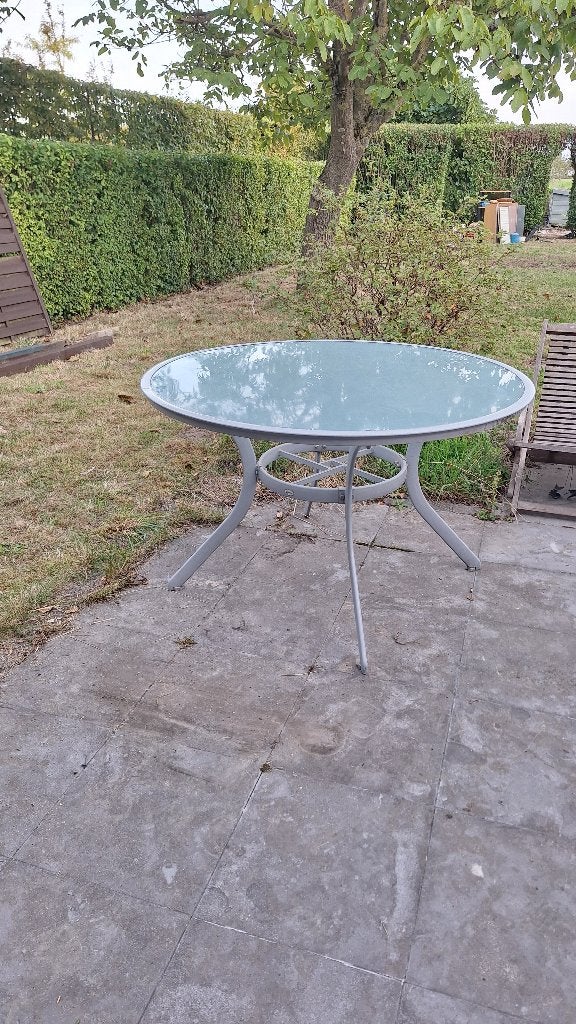 Terras tafel, Ophalen, Rond