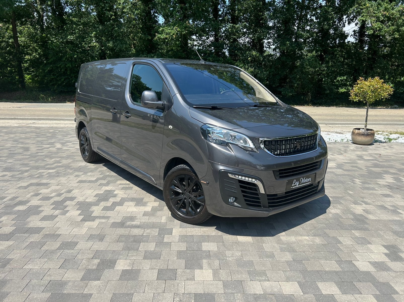PEUGEOT EXPERT L2 | LICHTE VRACHT | 3 ZIT, https://public.car-pass.be/vhr/c378c526-c2cb-4fa3-89c1-87a22f751bfb, Euro 6, Leder